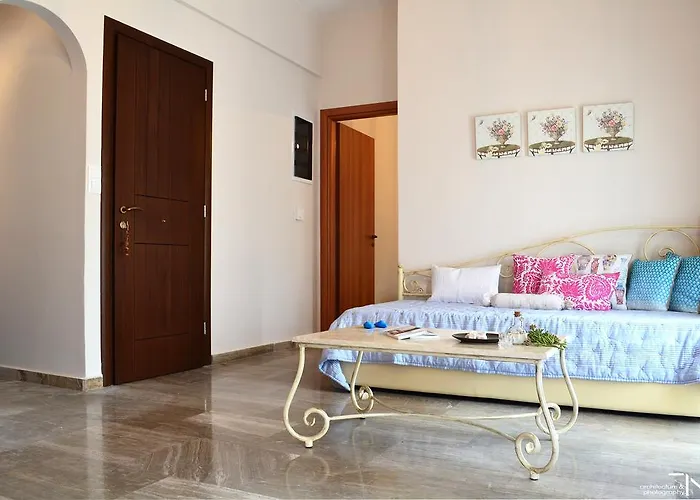 Ariadne & Theseus Naxos City