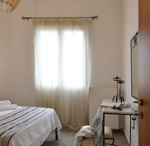 Ariadne & Theseus Apartment *