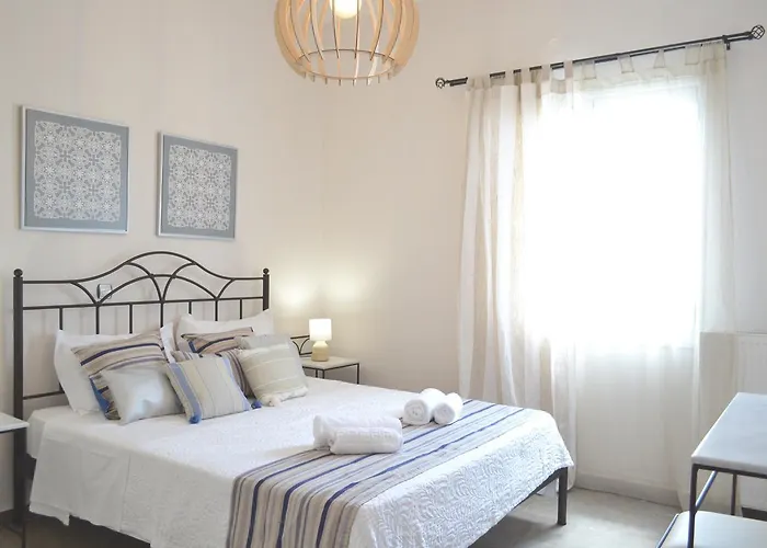 Ariadne & Theseus Naxos City